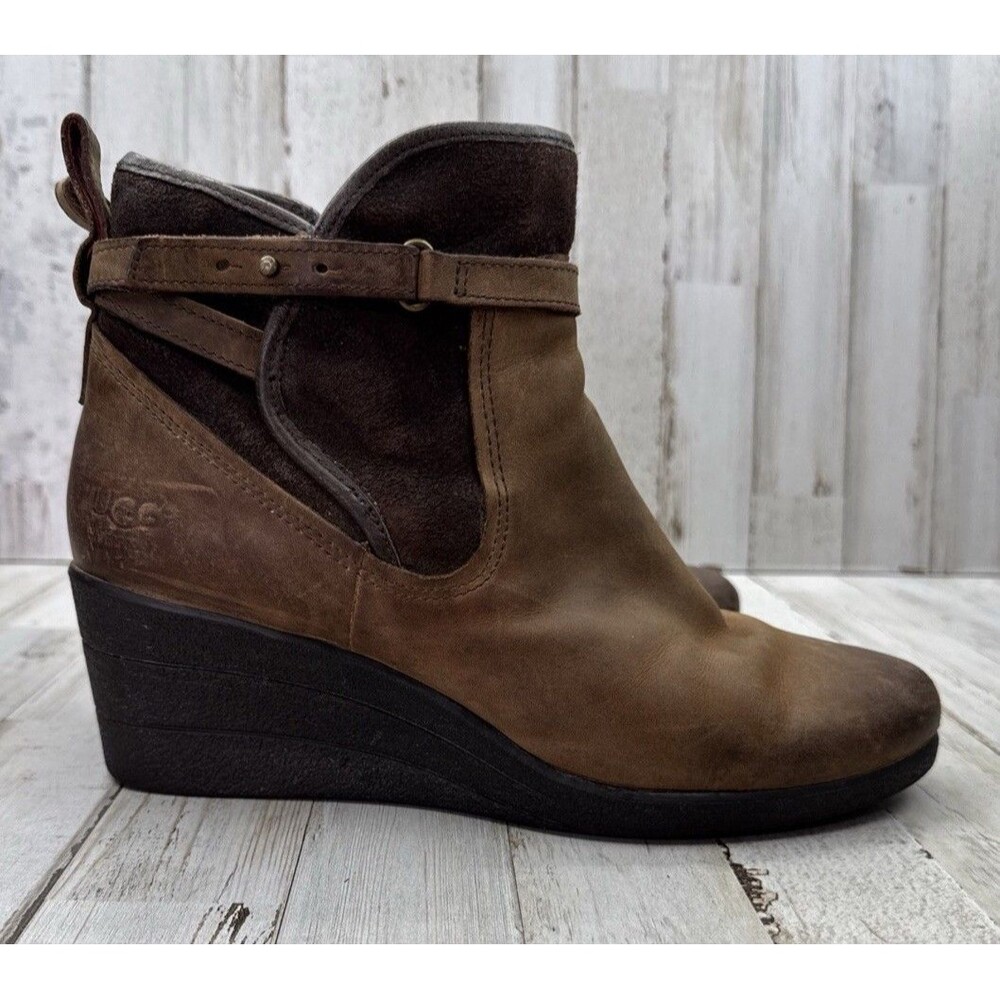UGG Emalie WP Brown Distressed Leather Zip Up 2.5'' Wedge Heel Ankle Boots Sz 9